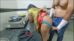 Sexy Komal: Připravte si zeleninu, pak šukej, jak chceš