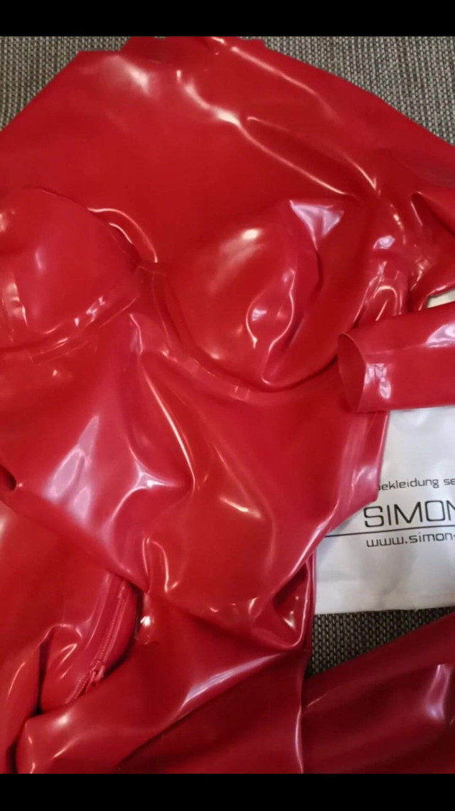 My New Catsuit (Rubberdoll ruby) My New Catsuit (Rubberdoll ruby)