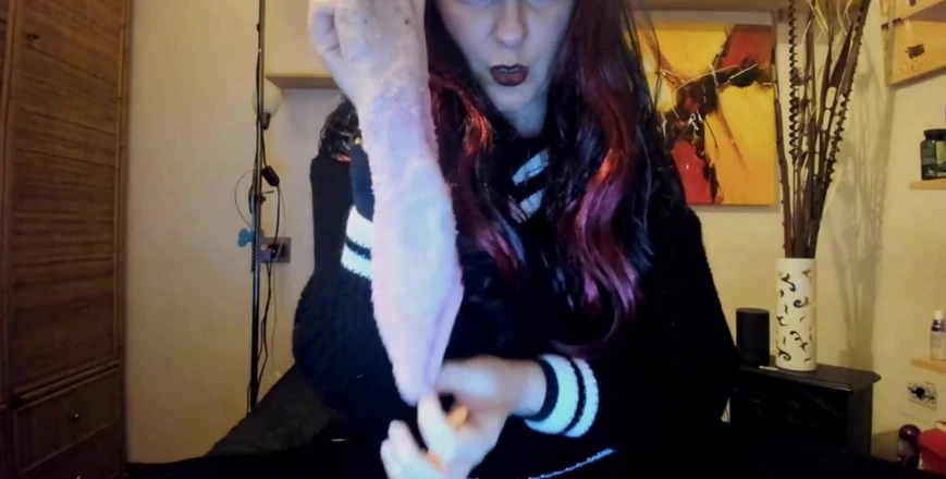 Nicoletta Embassi: Dirty Socks All to Be Worshiped in Your Mouth