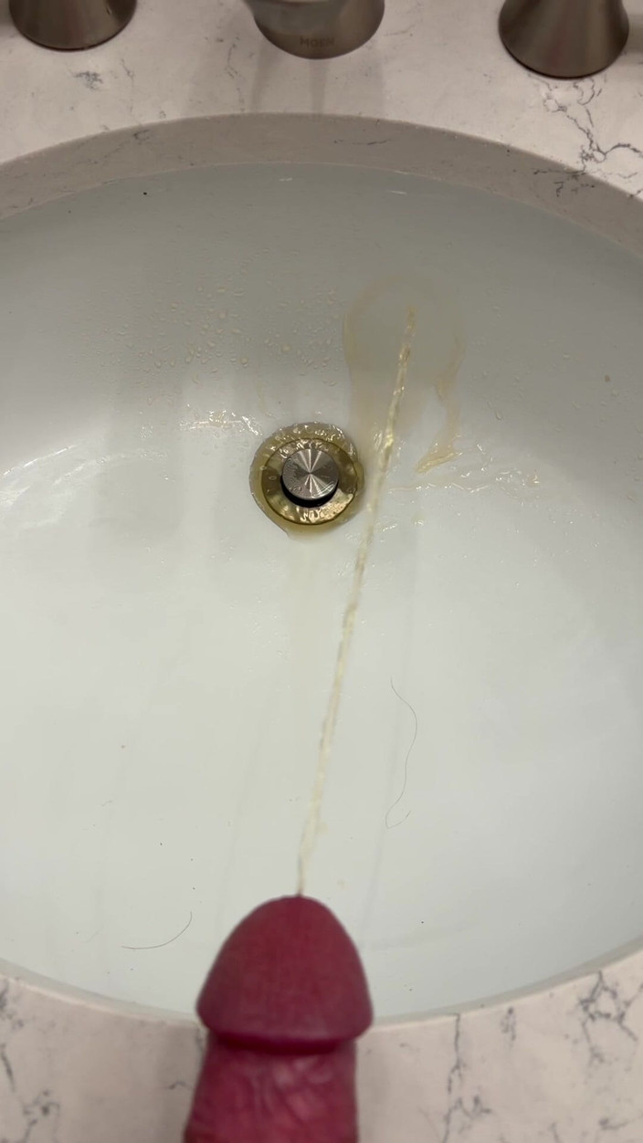 Tatted Daddy: Мойка писает в замедленной съемке