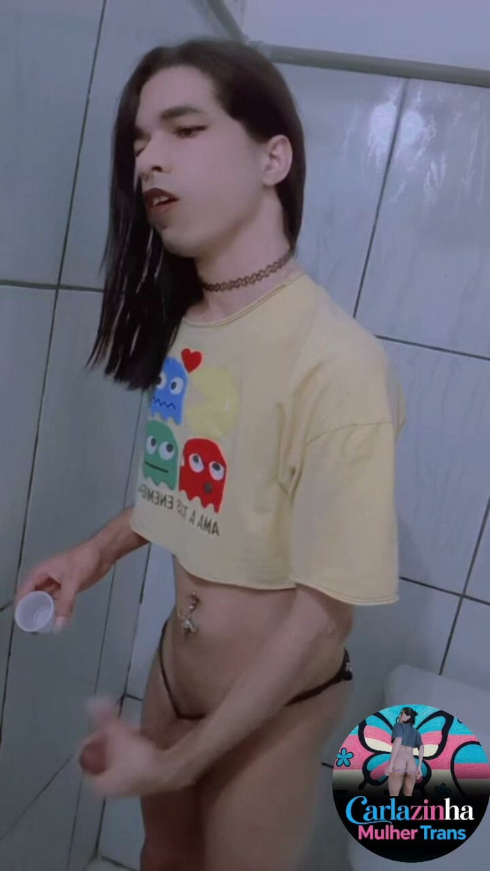 Srta. Carla: Carlazinha Safada Naked on Her Knees Asking for Cum on...