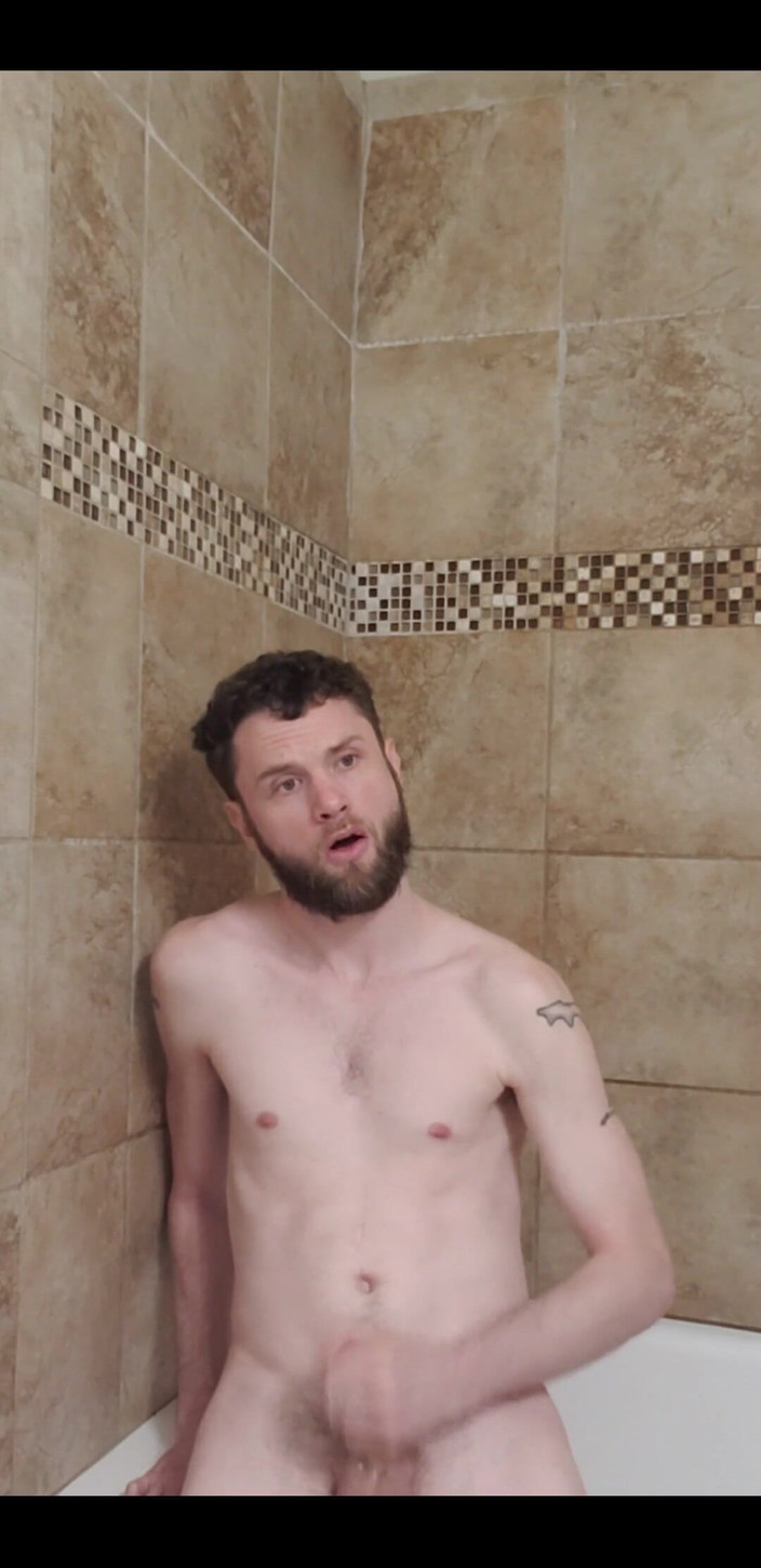 TalenJames: Jacking i cumming w nowej łazience.