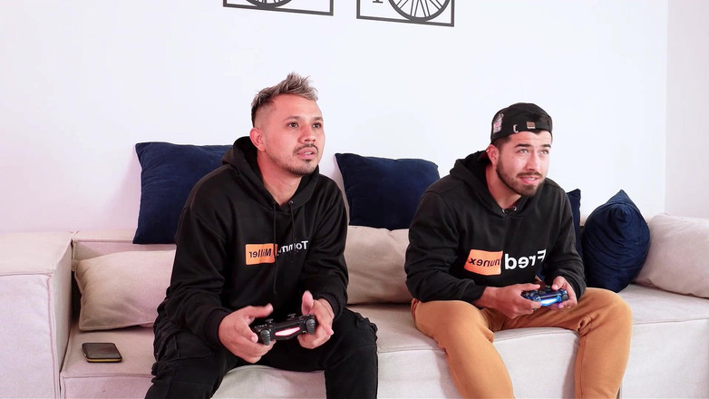 NATISMIAM: sama teman ayah tiriku di perumahan