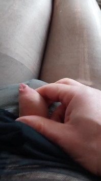 Sissy Clit se vystříká do jejích punčocháčů
