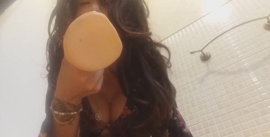 savannahamatoriale: Monia Whore, Goes to the Theater and...an Unmissable Story