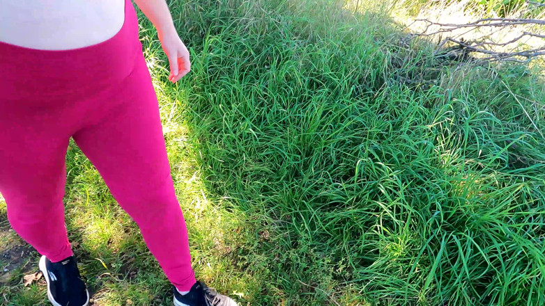 Bouncy Tits Action: Wiszące wymiona ładnie pobite