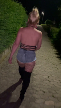 Hotwife Anda de Hotpants Sexy