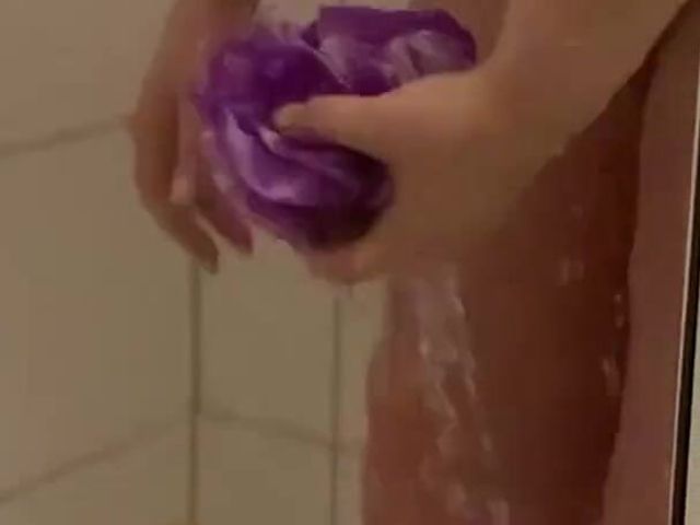 Slave Under the Shower (Slave whore Kreis Kleve)