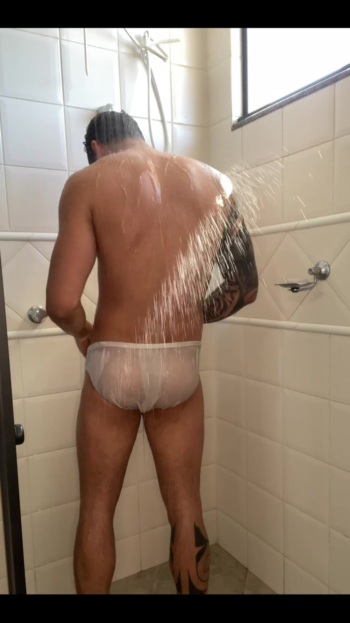 Pedro Surf: Morning Shower with Morning Wood