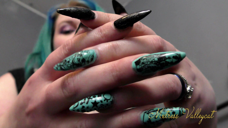 Mxtress Valleycat: Mesmerised by my long nails