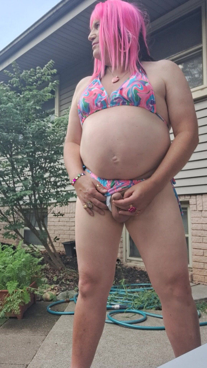 Victoria Lecherri: Di Luar Hari Sut Mandi!