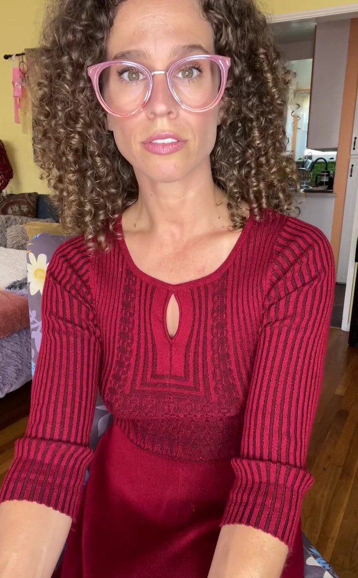 VibeWithMommy: Candy वापस आ गई है और वह बहुत शरारती है !! वह सिर्फ खुद की मदद नहीं कर सकती वह एक चिकित्सक को देखने जाती है और अनुमान लगाती है कि वह क्या करती है