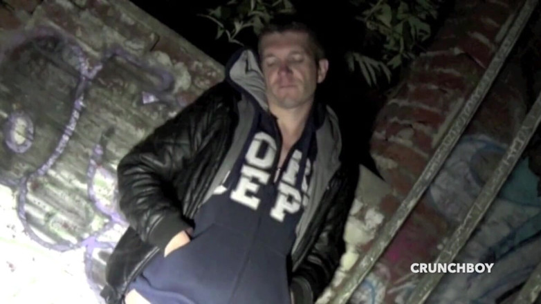 Crunch Boy: Jonge latino 's nachts buitenshuis geneukt door verstikkende knappe jongen uit...