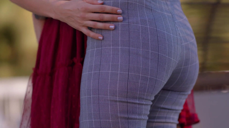SweetheartVideo: Strap It on