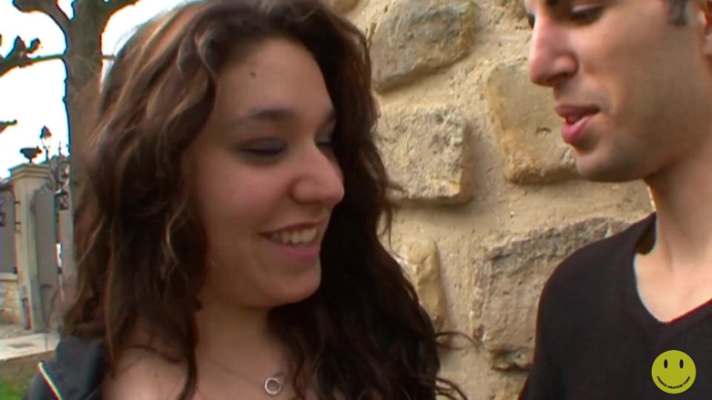 French Amateur Porn: Carina marie-laure paffuta succhia un cazzo all'aperto prima di farsi...