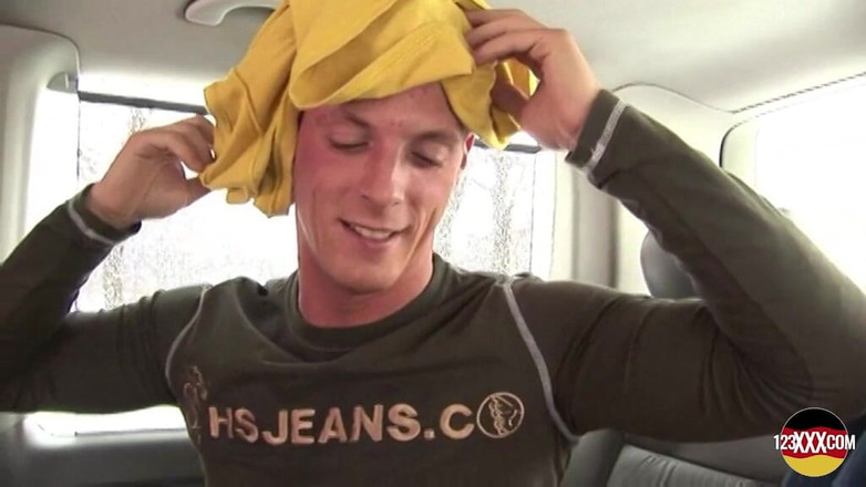 German amateur - 100% German hardcore videos: Perfektní MILFka s obrovskými prsy miluje jezdit na péru v...