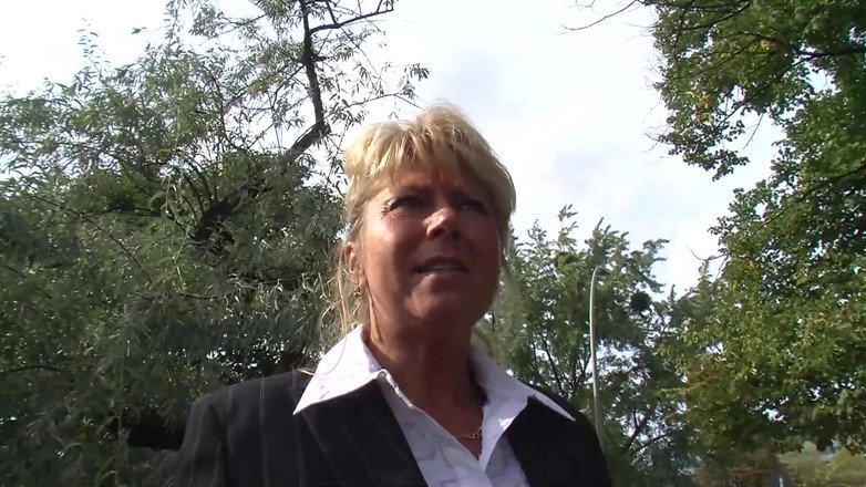 Old & Young: Petra Wega Longe com as Dívidas ou Foda