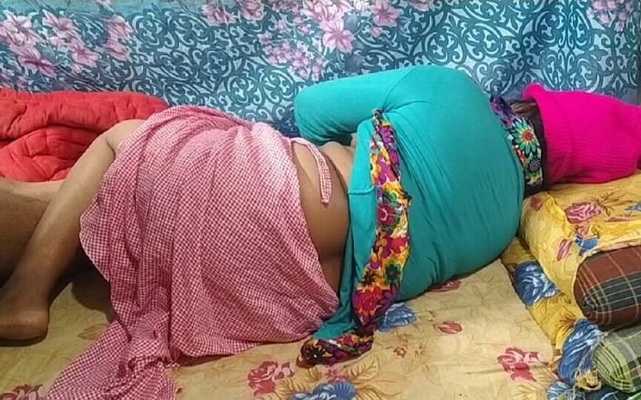 Hot_wife999: Köylü evli kadın ateşli desi kızı ormanda sikiyor viral mms...