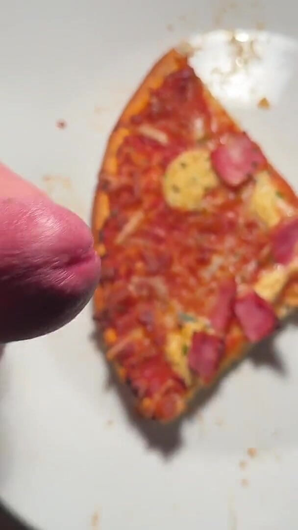 Twink Squirt on His Pizza (Horneyboy98) Twink Squirt on His Pizza (Horneyboy98)
