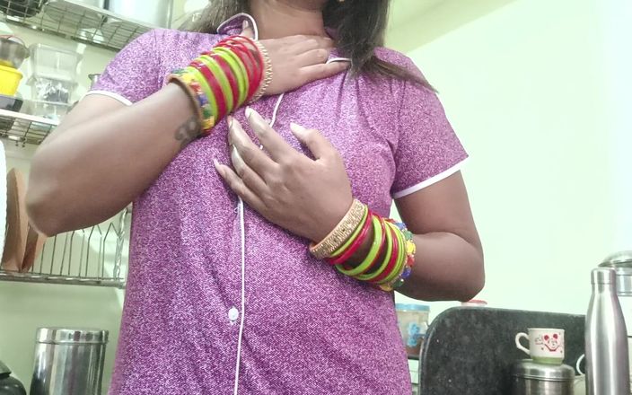 Aliases: Nouveau, bhabhi ki sexy dans la cuisine, chudai en hindi