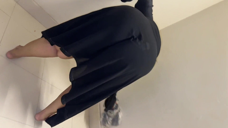 Aria Mia: Arab Big Ass Hotel Maid Clean My Room
