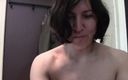 We heart Milfs: Geile brunette amateur filmt zichzelf terwijl ze neukt