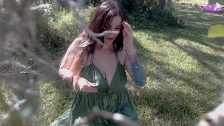 Kelly Payne: Outside Lactation Turns Me on