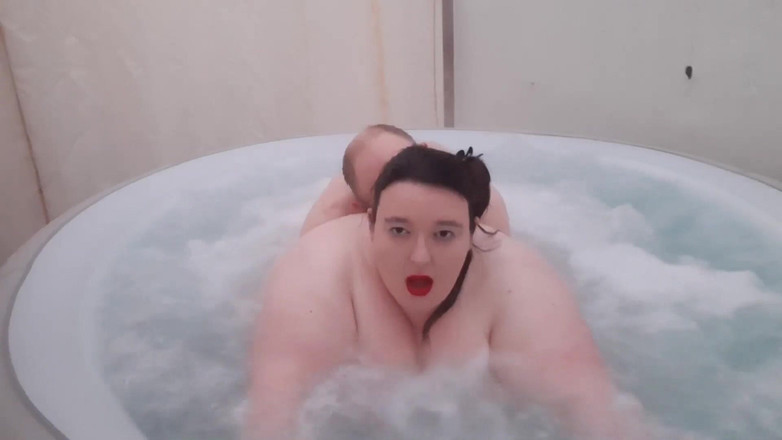 SSBBW Hunter: Fucking BBW in Hot Tub Doggy Style