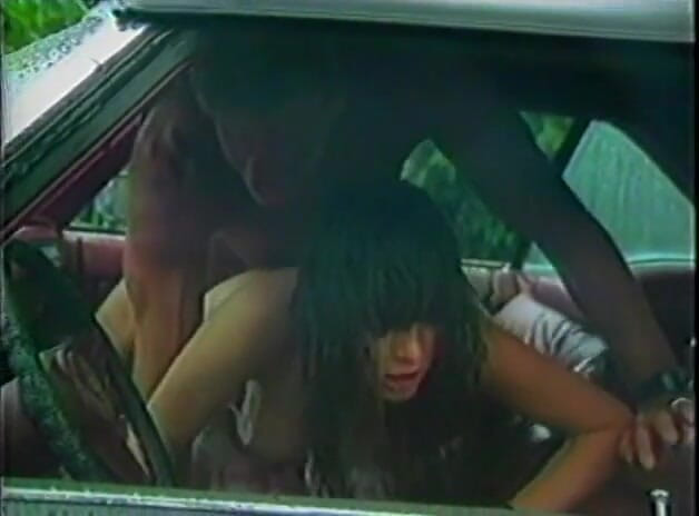 Old Good Porn: Si blonde nakal membongkok di atas kerusi semasa dikongkek di...