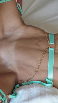 İtaatkar orta yaşlı seksi kadın anal seksi denemek istiyor