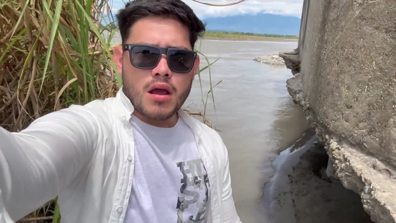 EMY_AND_JONH: I Found a Horny Latina in the River and I...