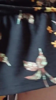 Ich weiß, dass du immer tiefer in meinen arsch verliebst, schau einfach zu, wie ich dich damit im Sonnenkleid necke und mir sag, ho