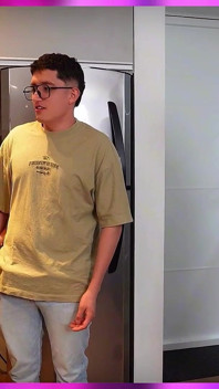 Panat cantik itu membayar utang pacarnya yang kutu buku dengan vaginanya yang ketat
