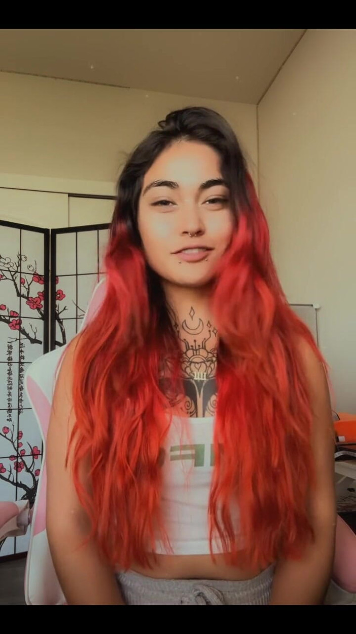 lilRavenFox: 인생 업데이트 옴, 내 소중한 발을 치유하는 나와 함께 벌거벗은