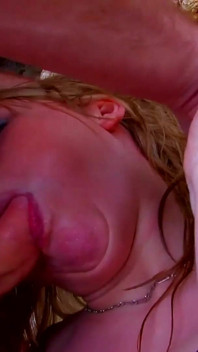 Sesso all'aperto con ragazze calde e giganti