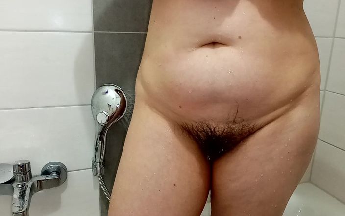 Gottini44: 보지를 씻는 마누라