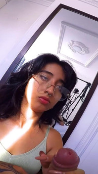 Pompino caldo con una sexy ragazza del college tatuata