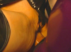 Fetish World: Chlap v latexu šuká svou dívku hluboko do zadku