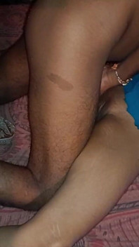 Video rekaman seks tante seksi india 18 tahun dientot habis-habisan sama pacarnya