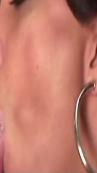 Caliente transexual de polla grande obtiene anal se masturba y se la follan