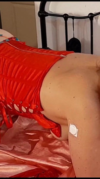 2479 - Amatoriale francese, sesso vestiti, lingerie di raso, cazzo di figa, leccate di palle, culo in bocca, sculacciate, sborrata