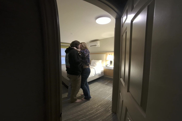 TOYSTtv: The Hotel Closet Voyeur
