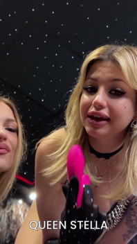Dvojitá blonďatá Femdom POV destrukce Stella Fatale Francouzský strap-on pegging a extrémní ponížení otroka