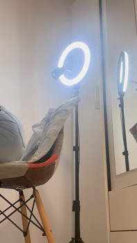 Bts Furzen: Göttin Spritzt Beim Shooting Furzen