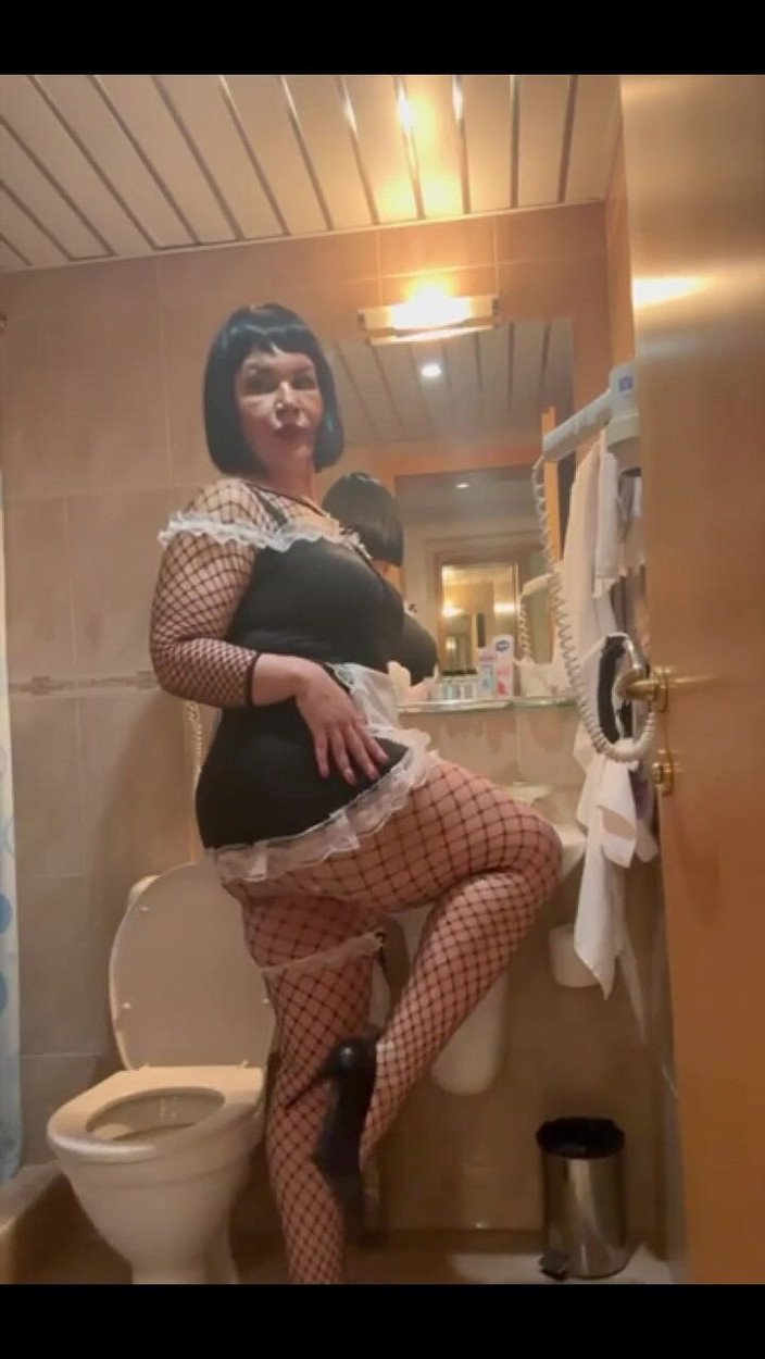 KarmenMilf: Nowy obraz pokojówki