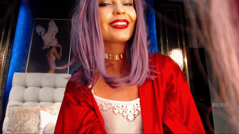 Kiras Secrets: Sissy make-up training, part 1