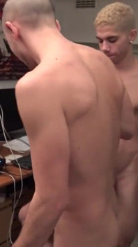 James Kamui wurde von jungem latino-twink roh gefickt