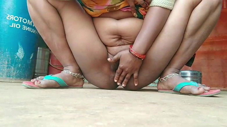 Rakhi3e: No One Me Desi