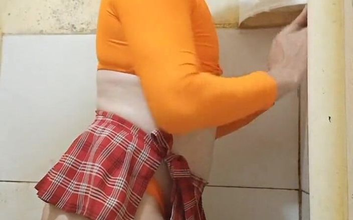 Carol videos shorts: Velma travestito cosplay