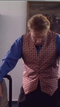 Edepsiz Alman seks bağımlıları azgın erkeklerin en büyük yaraklarıyla çıplak sikişiyor (tam porno film)